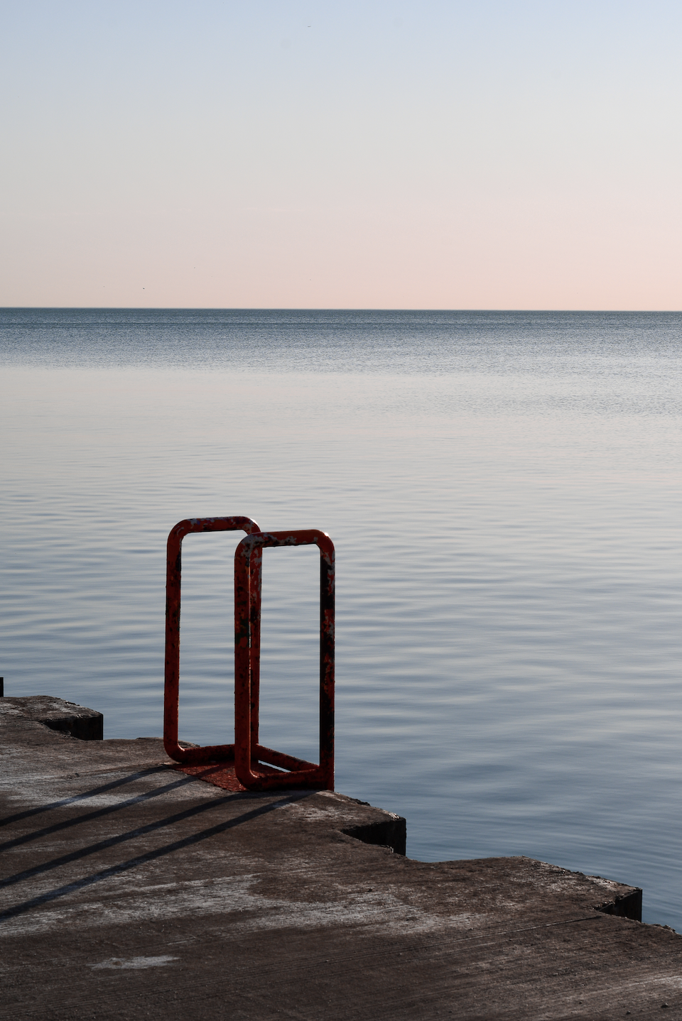 Summer issue cover shot of Lake Michigan's Chicago shoreline.